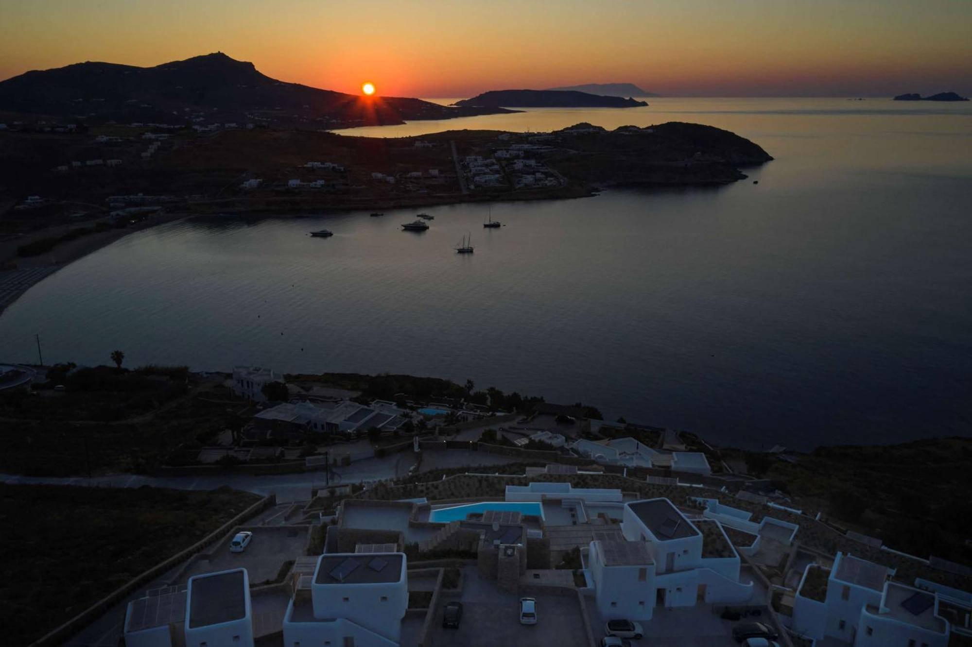 Hotel Radisson Blu Euphoria Resort, Mykonos 5*